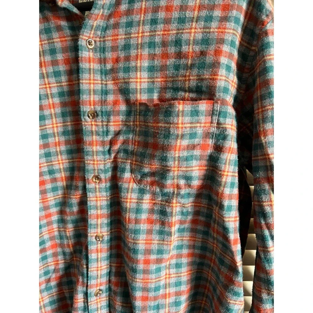 J crew 16inch chest 26 long 22 pit t sleve